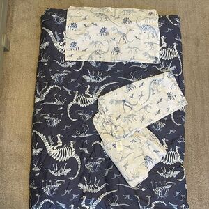 Like NEW! Pottery Barn Kids toddler/crib dinosaur bedding set.